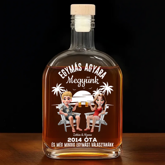 Évek Óta Együtt – Személyre Szabott Whiskey Díszüveg Pároknak
